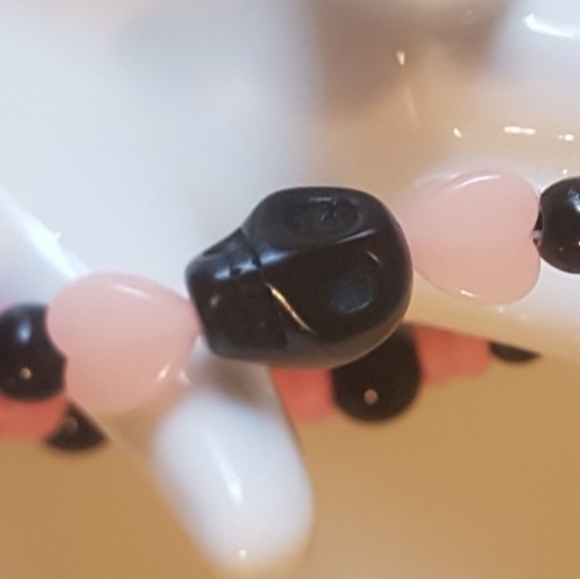 💀💗 Loving bones Onyx glow bracelet - Picture 5 of 5